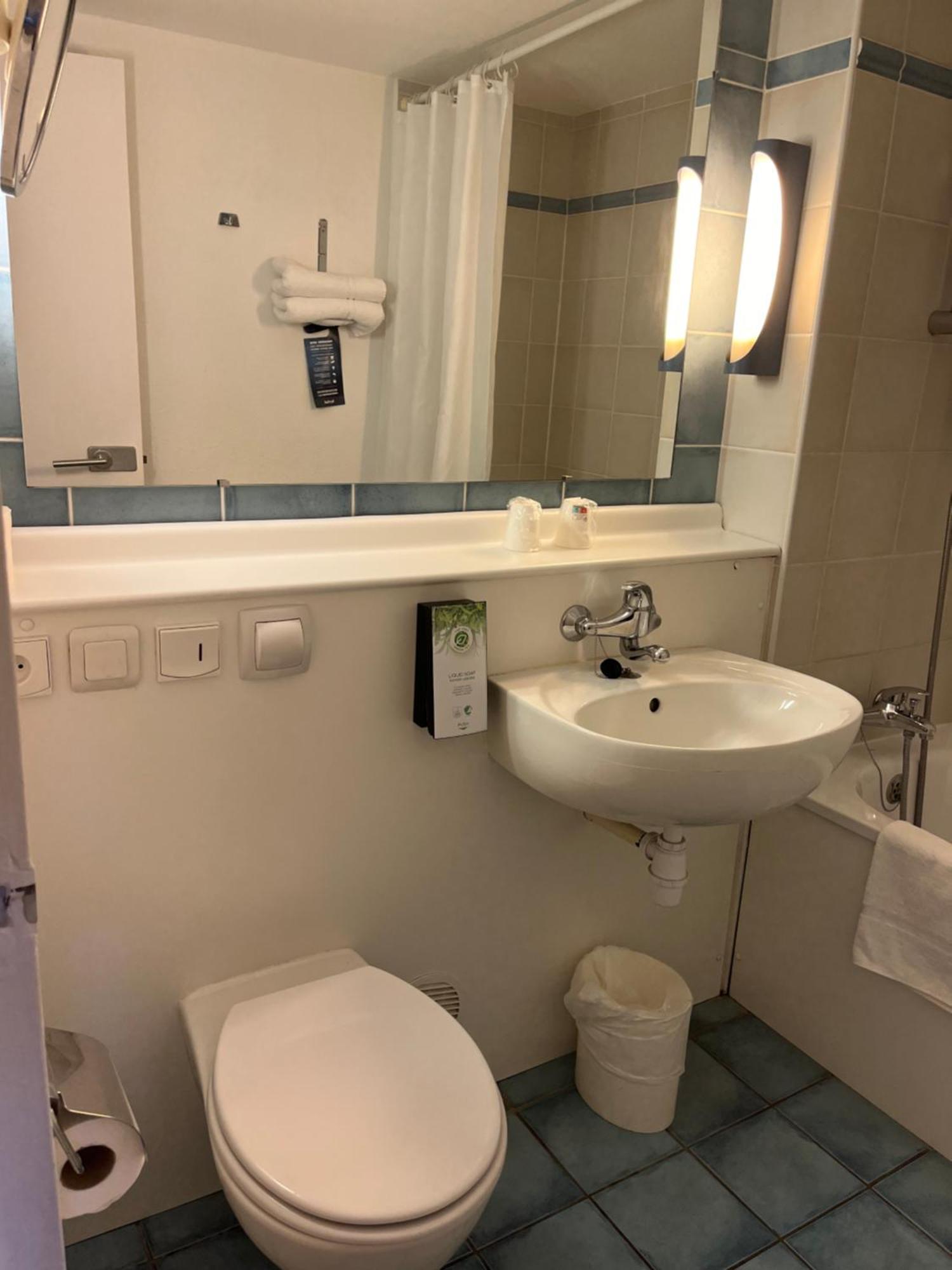 Kyriad Direct Marseille Ouest - Martigues Exteriör bild