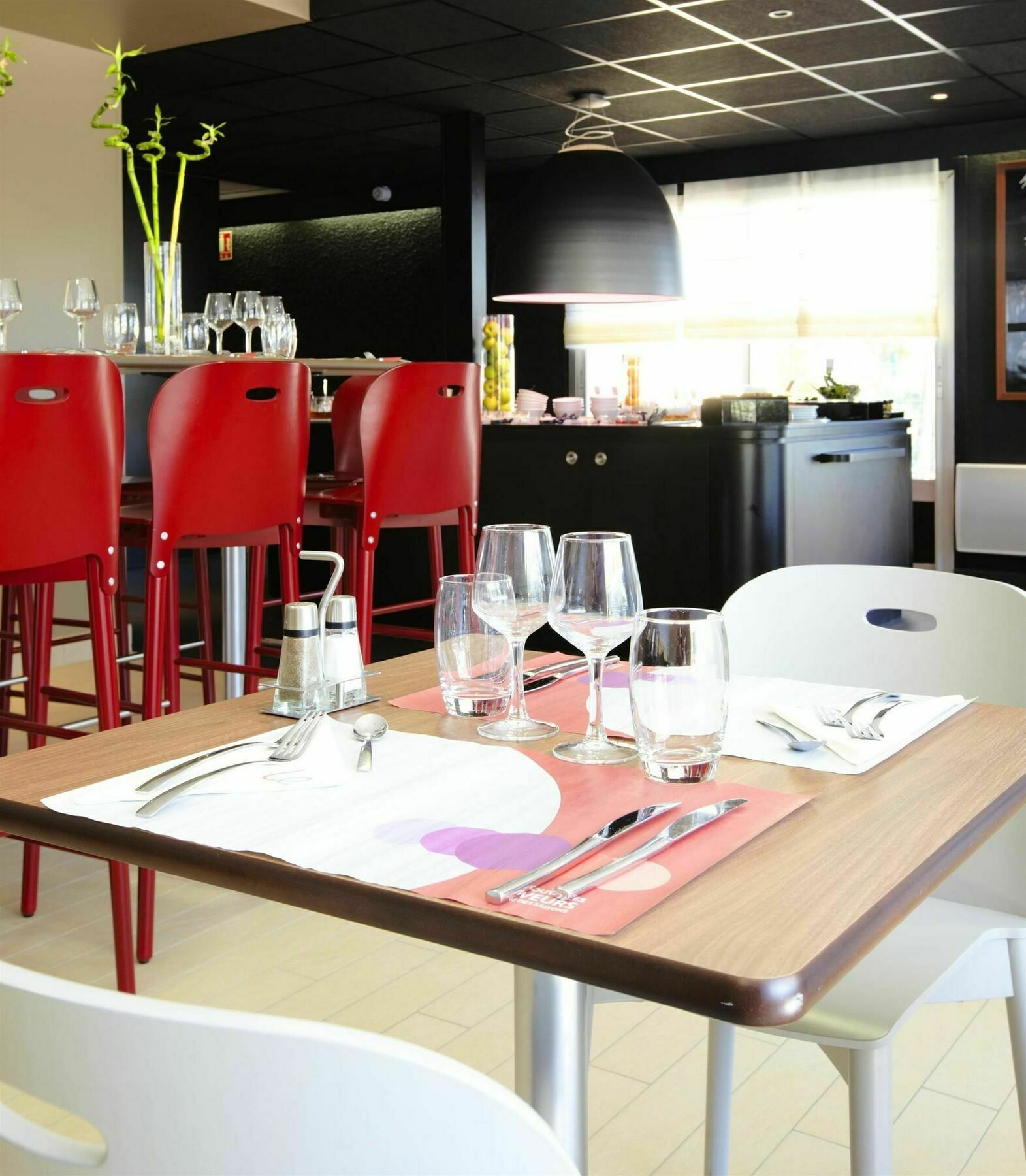 Kyriad Direct Marseille Ouest - Martigues Restaurang bild